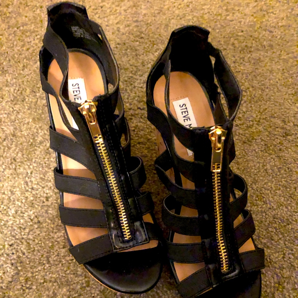 Steve madden, size 6, zip sandal
